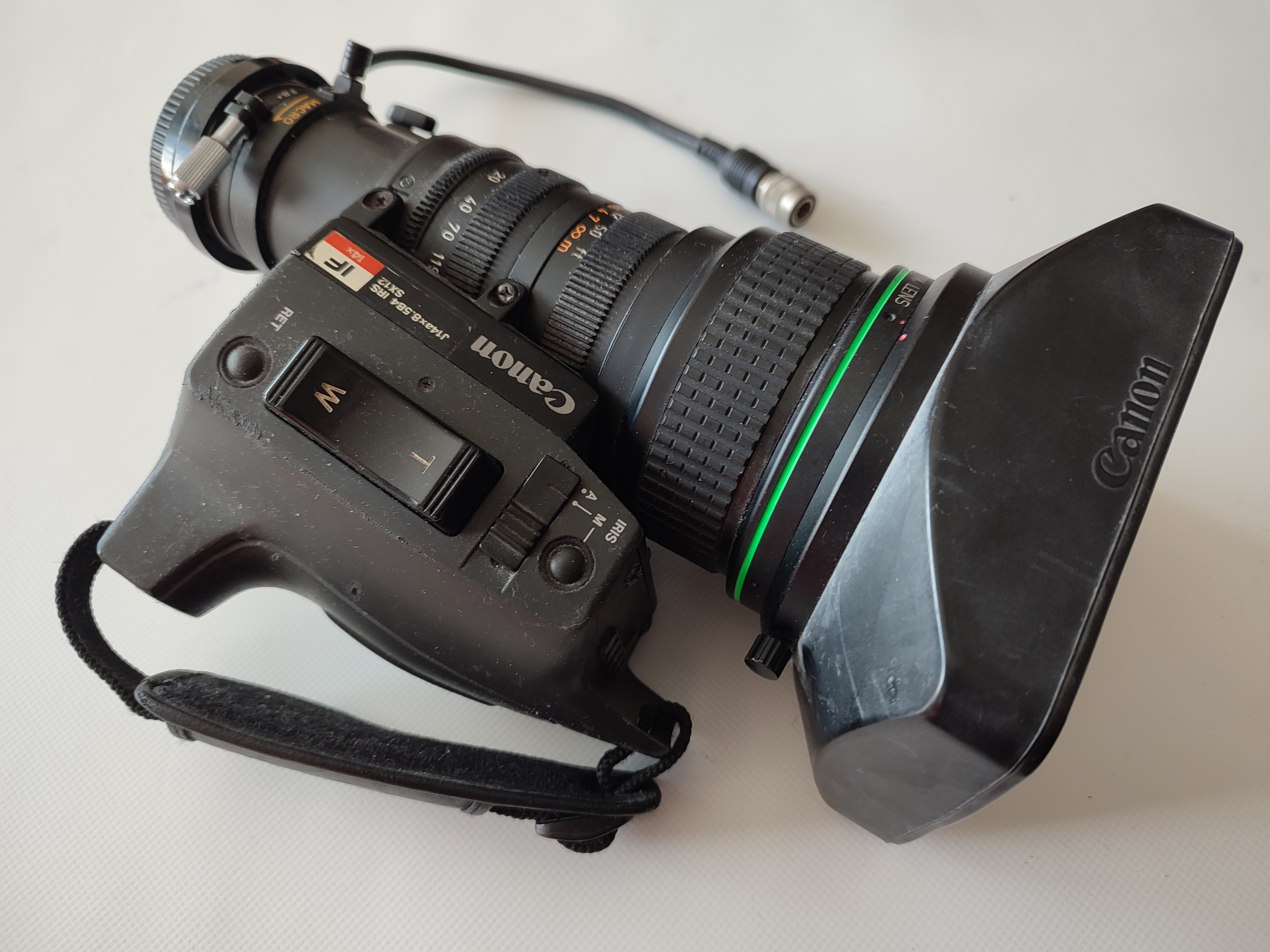 Objectif B4 J14x8.5 CANON